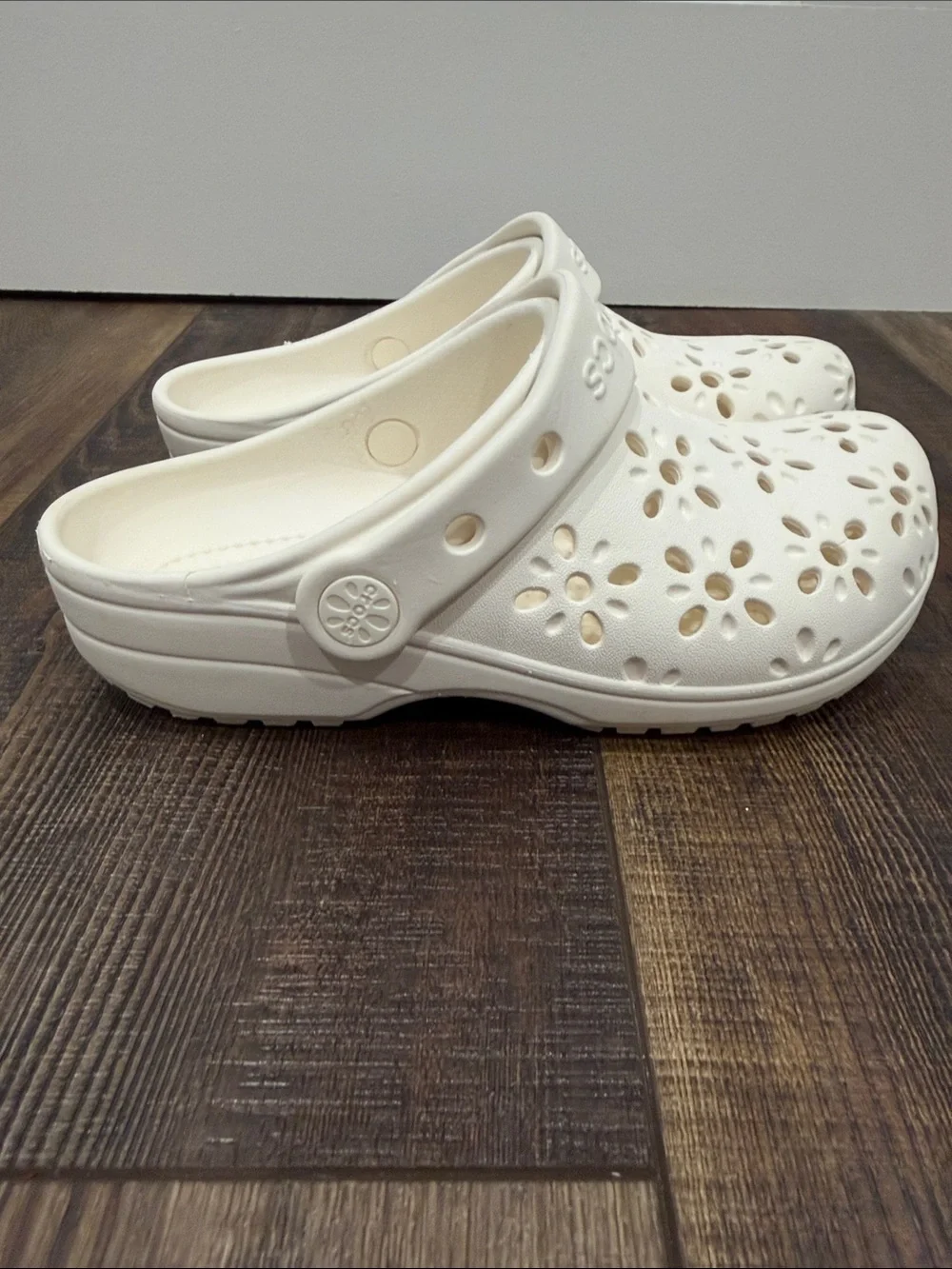 CROCS Kids Cream Floral Cutout Clogs with Heel Strap